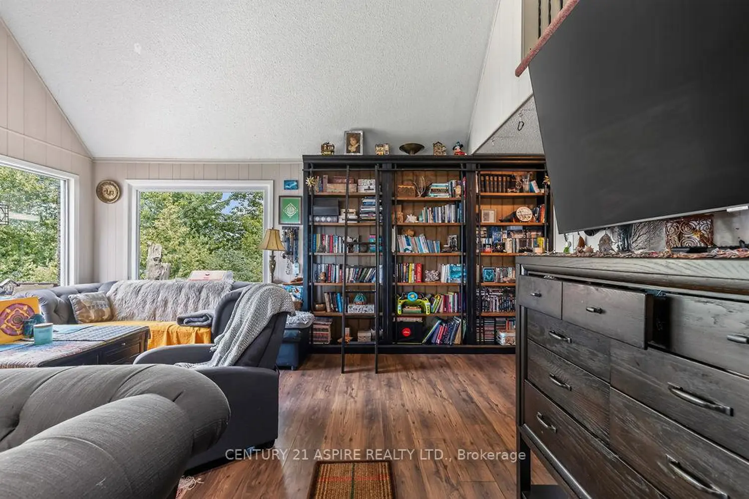 324 Rantz Road photo 2
