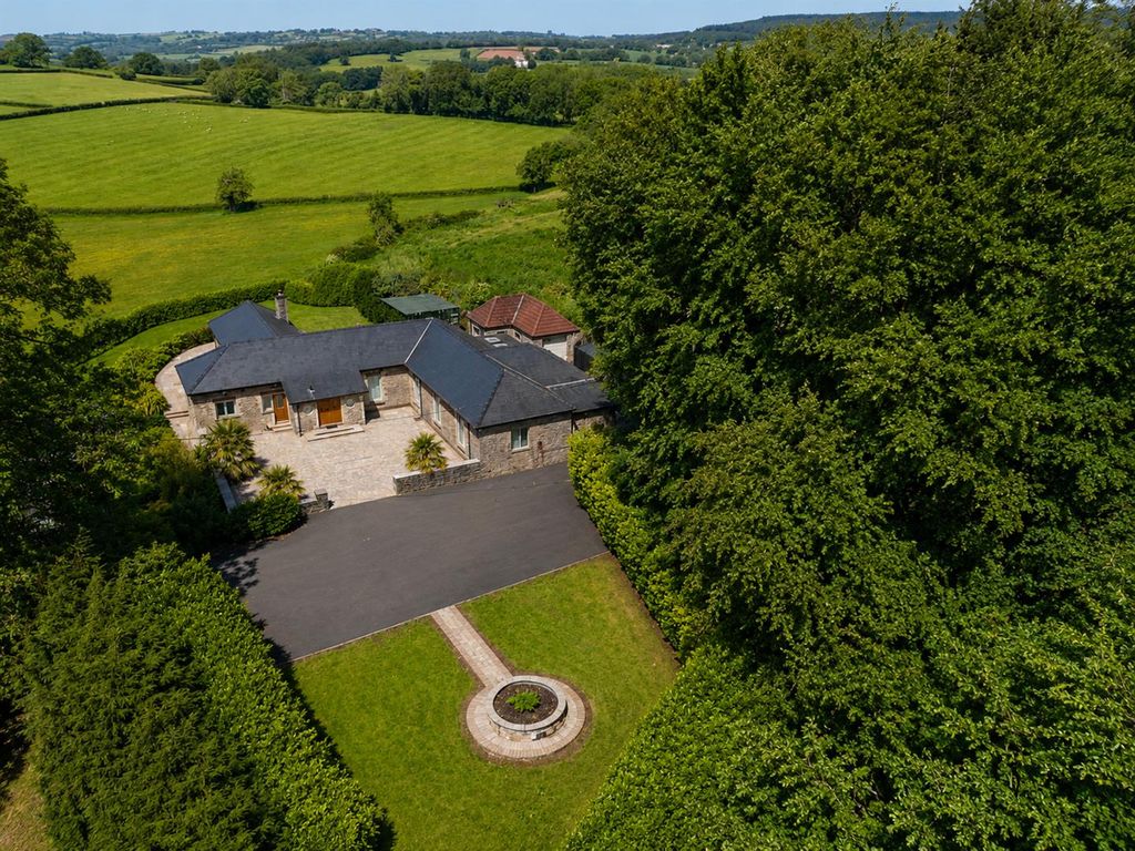 4 bed barn conversion for saleShirenewton, Chepstow NP16