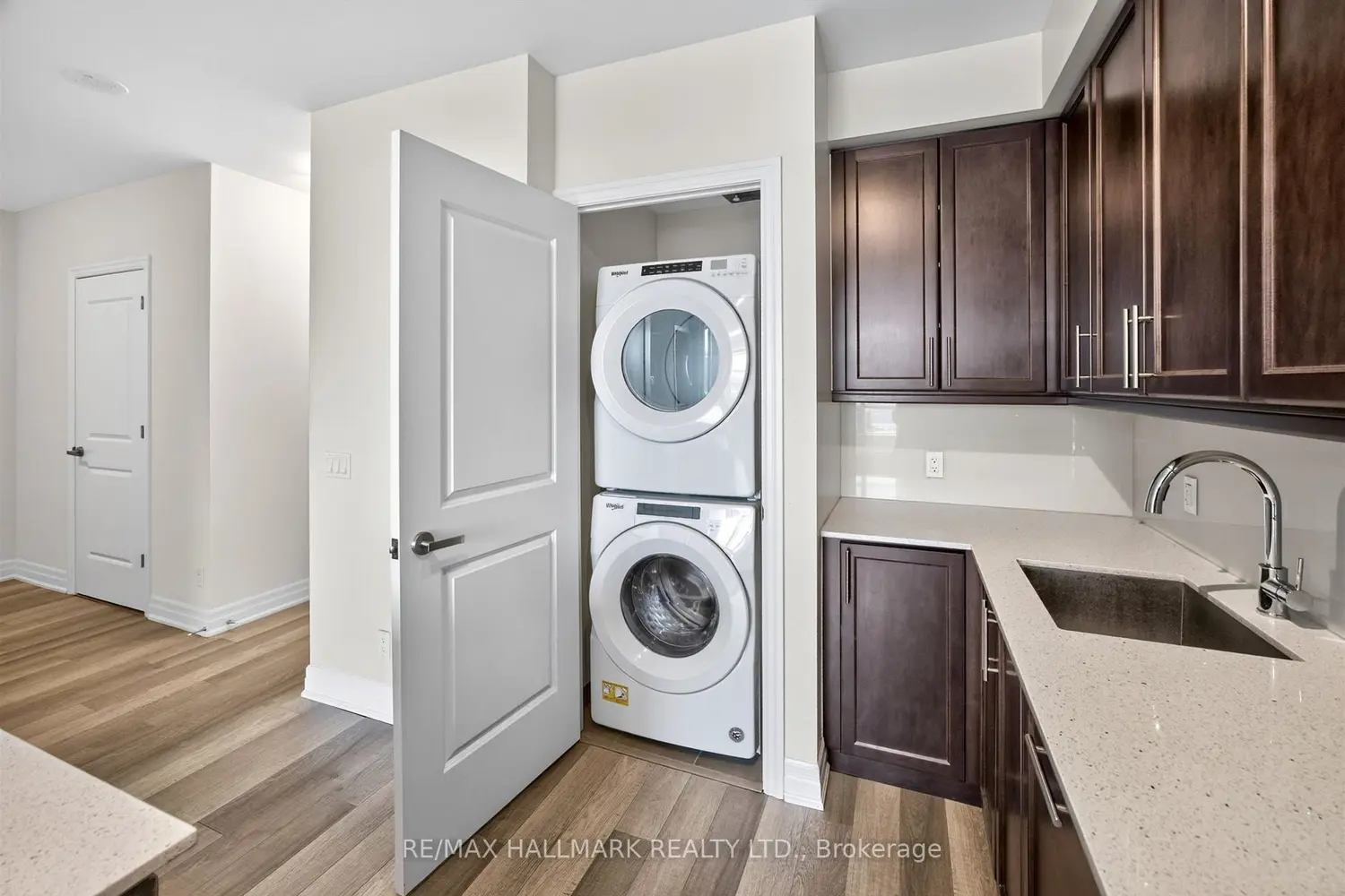 9085 Jane Street 219 photo 2