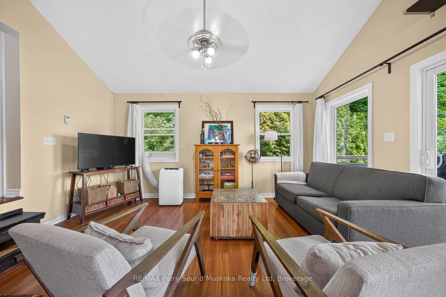 7 Silver Point Road 9 photo 3