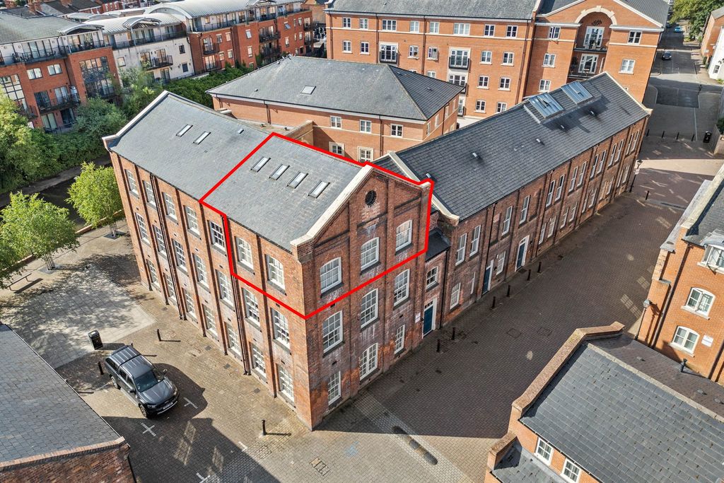 3 bed flat for saleApartment 16, Parian House, Princes Drive, Diglis, Worcester. WR1