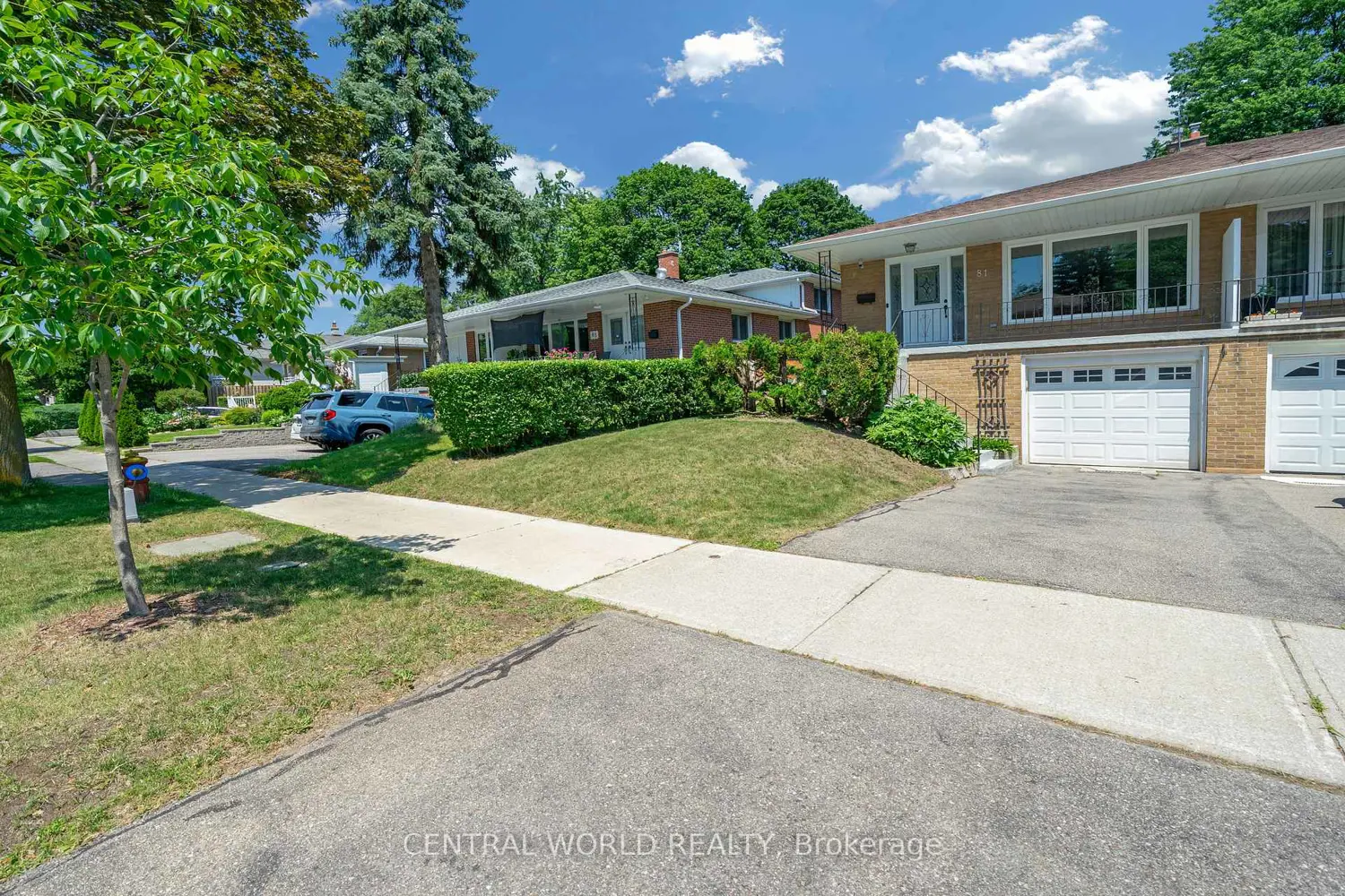 81 Pineway Boulevard photo 4