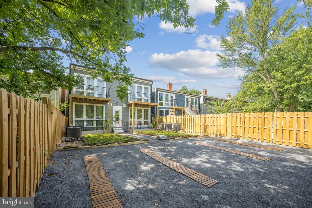 1372 Bryant Street NE Unit 2A, Washington, DC 20018