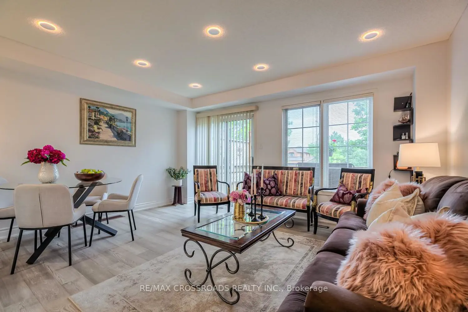 8 Larissa Court photo 2