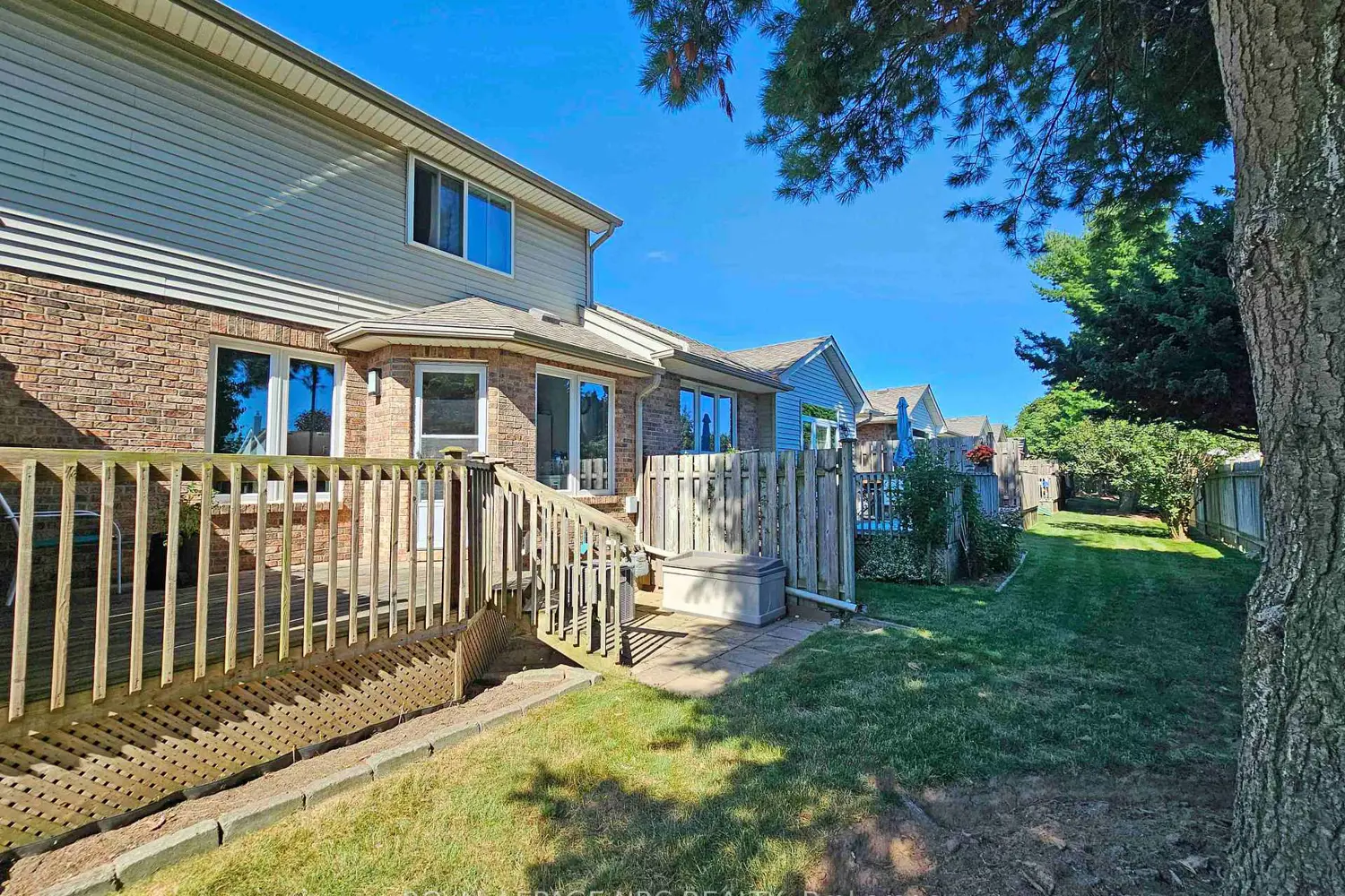 5070 Drummond Road 28 photo 5