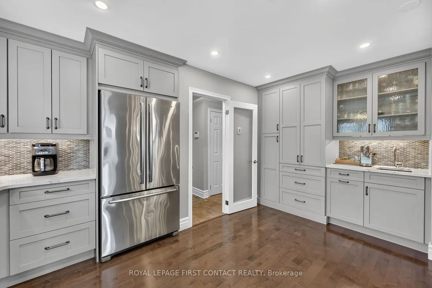 167 Lakeshore Road photo 3