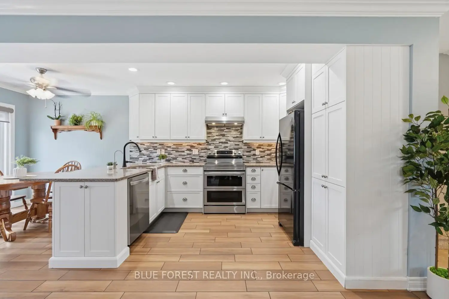 1367 Reardon Boulevard photo 3