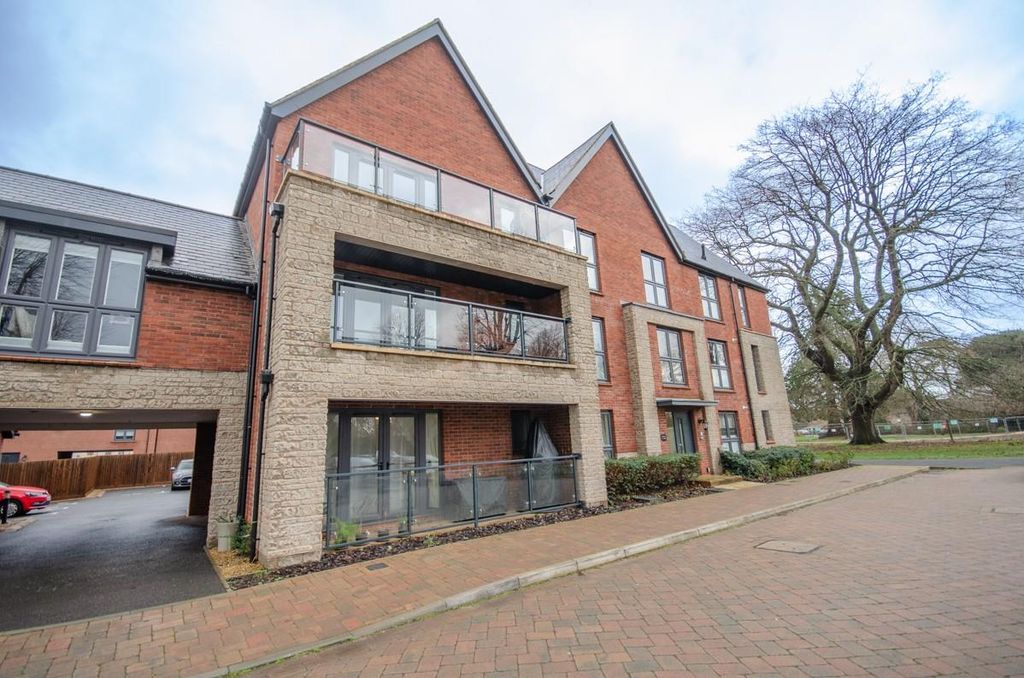 2 bed flat for saleJenkins Way, Frenchay, Bristol BS16
