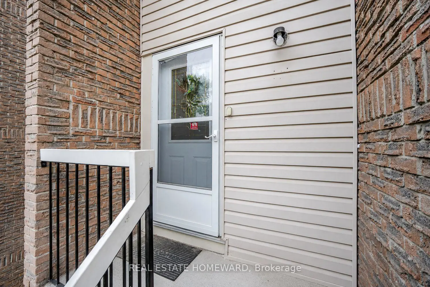 1360 Glenanna Road 17A photo 2