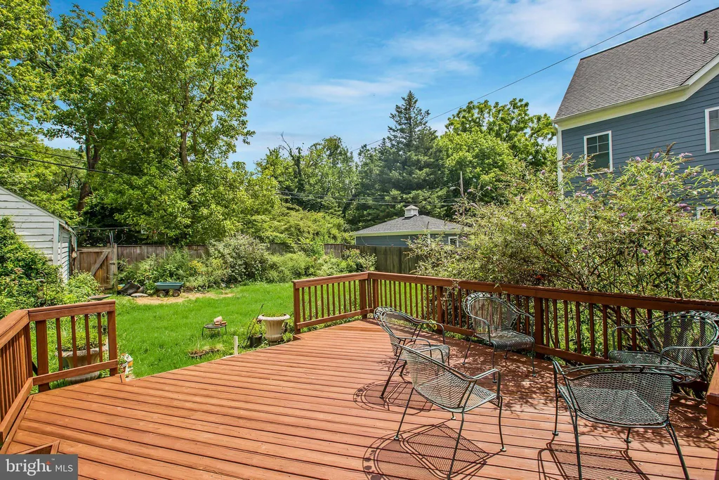 4933 47th Street NW, Washington, DC 20016