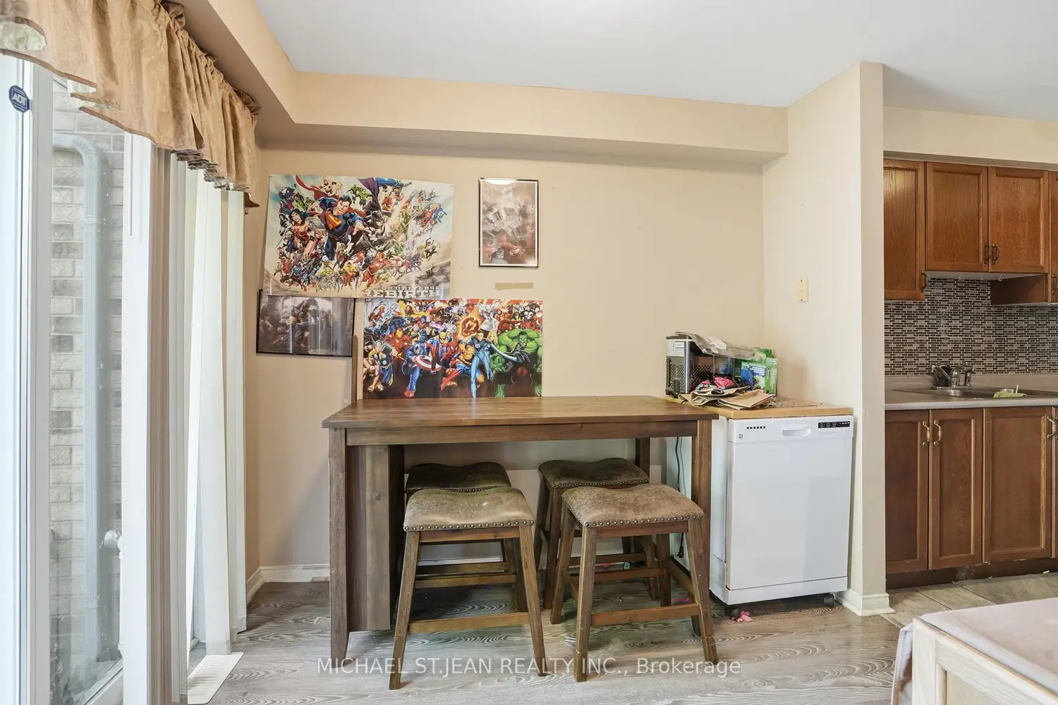 565 Rymal Road 2 photo 4