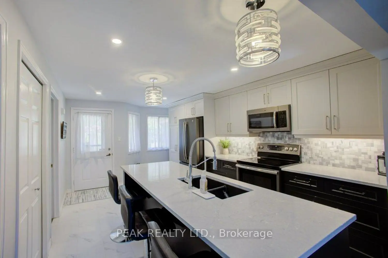 464 Beechwood Place 3 photo 2