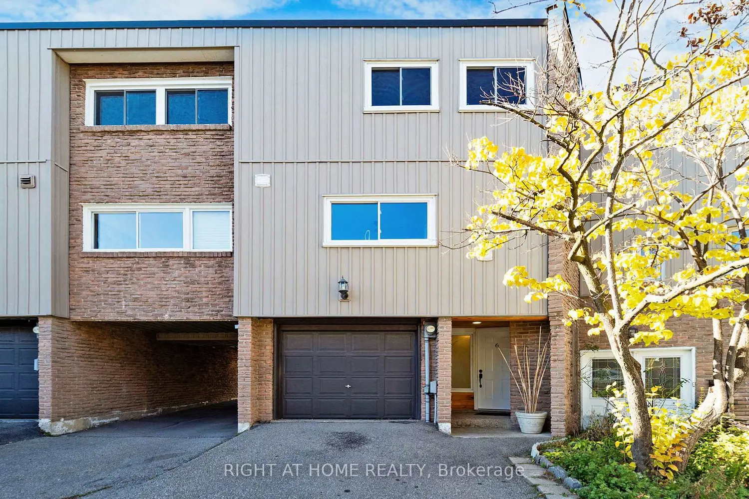 400 Bloor Street 6 photo 2