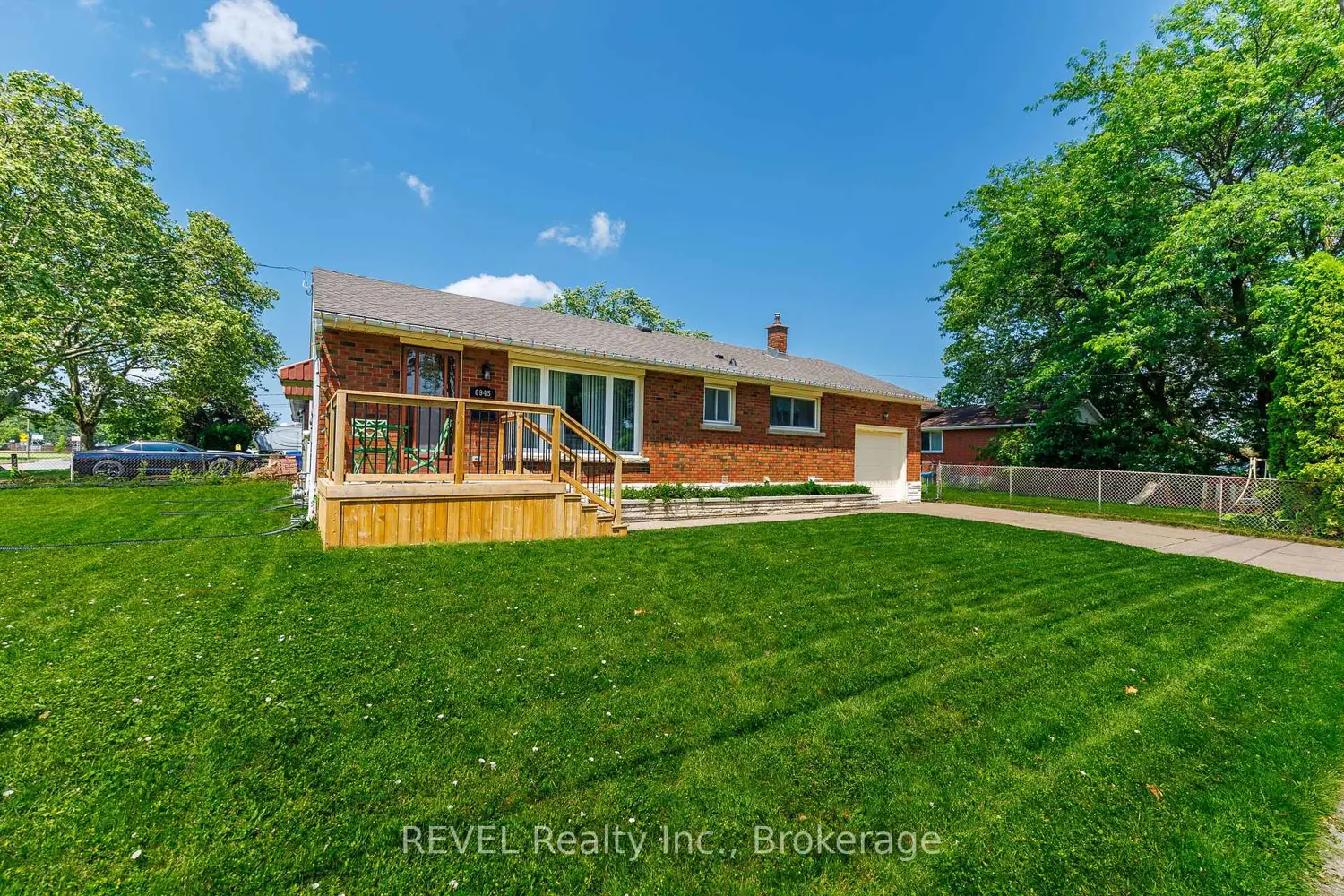 6945 Douglas Street photo 3