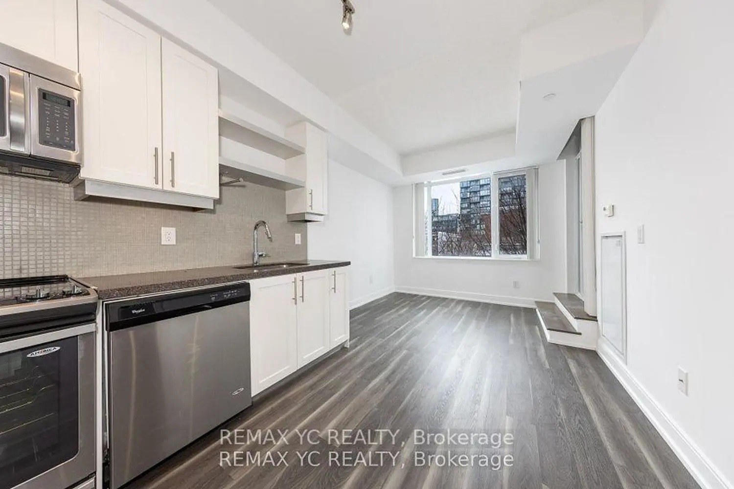 525 Adelaide Street 217 photo 3