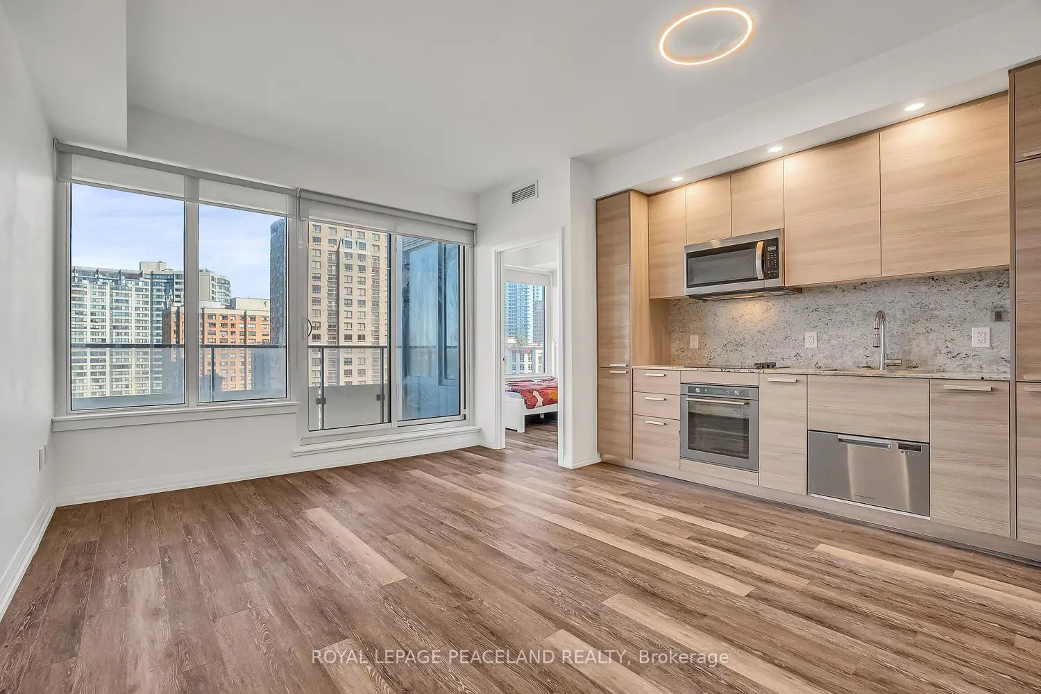 75 Canterbury Place 1215 photo 4