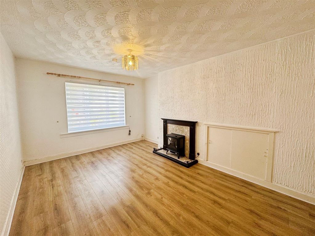 1 bed flat for saleMaple Drive, Clydebank G81 photo 5