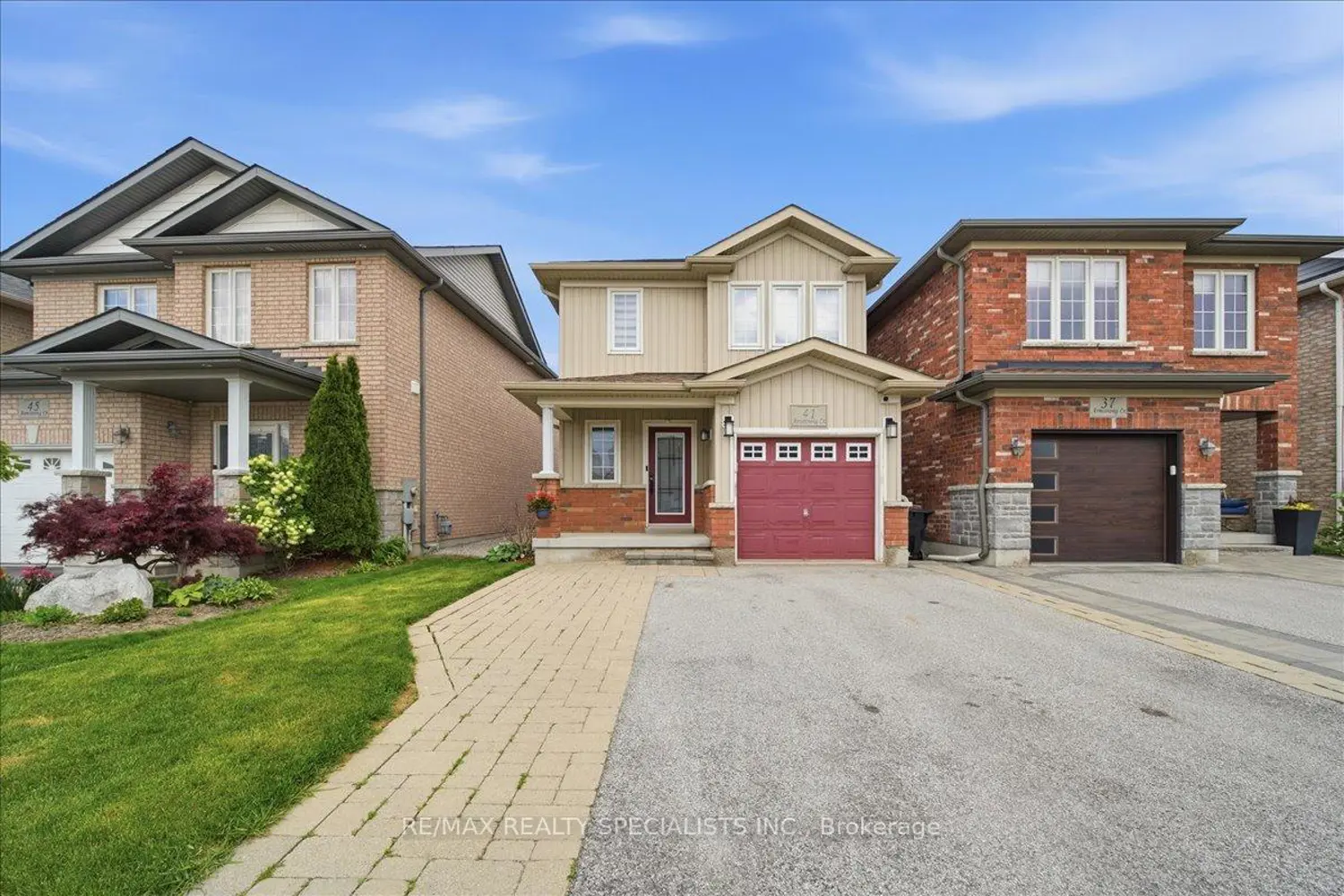 41 Armstrong Crescent