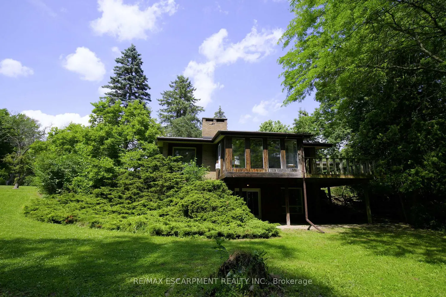 560 Crane Court photo 4