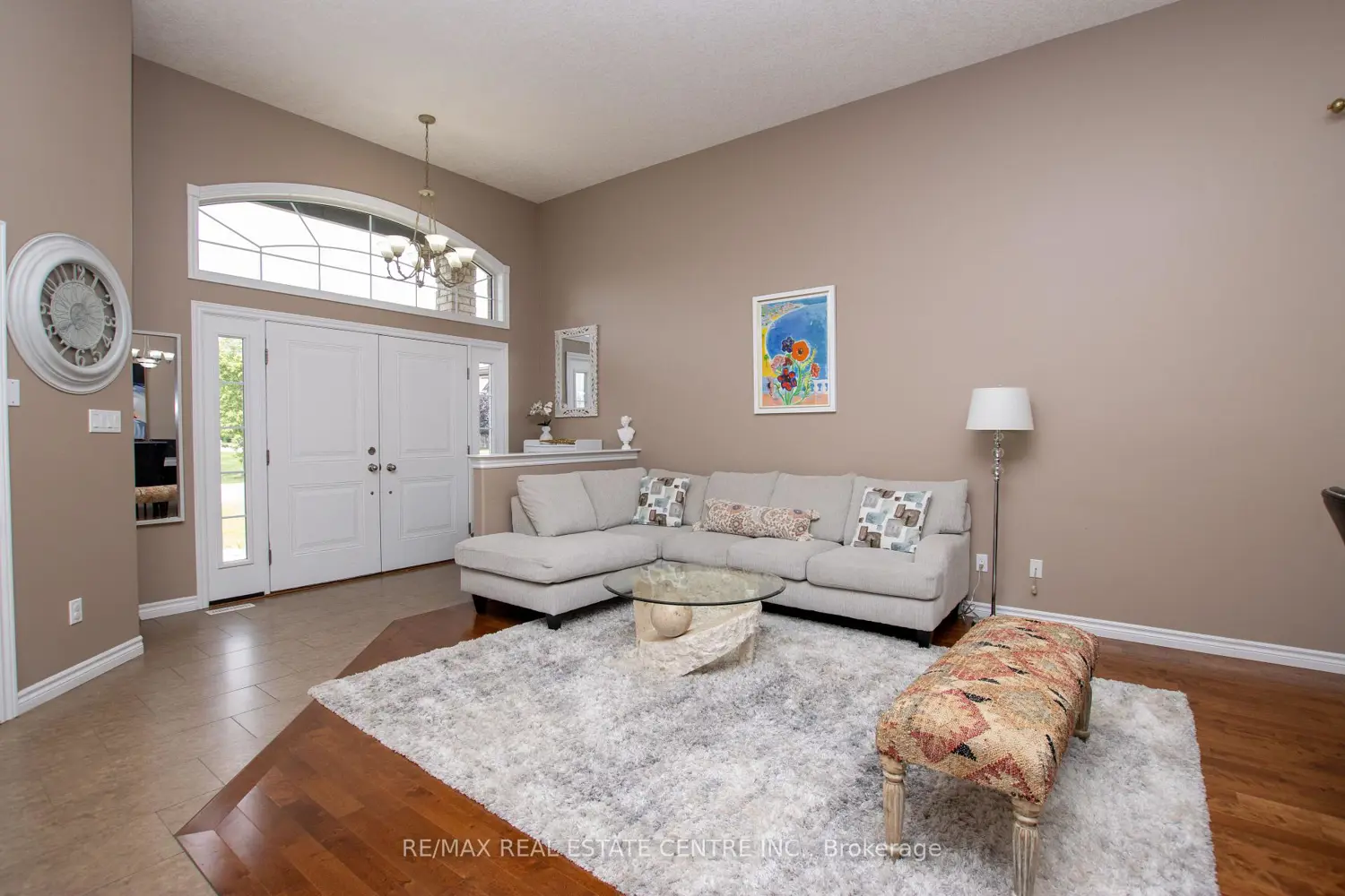 2878 Devon Road photo 3