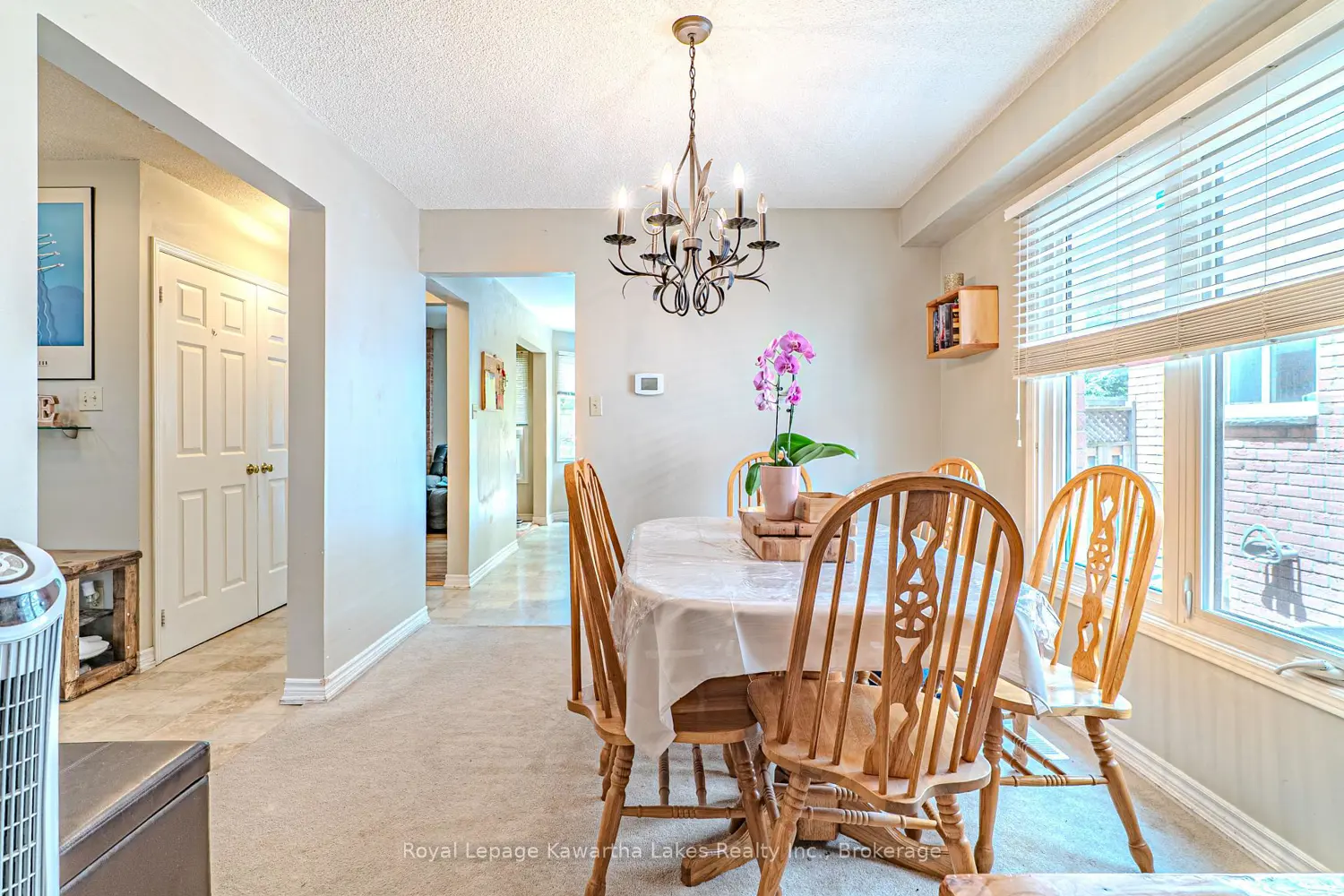 38 Lipton Crescent photo 3