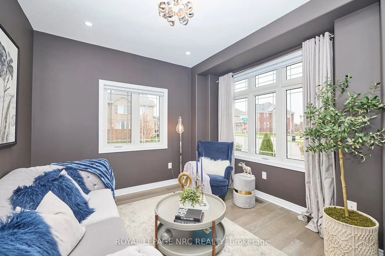 31 Bergenstein Crescent photo 2