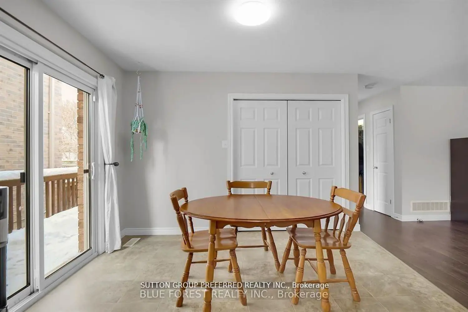 284 Exmouth Circle photo 4