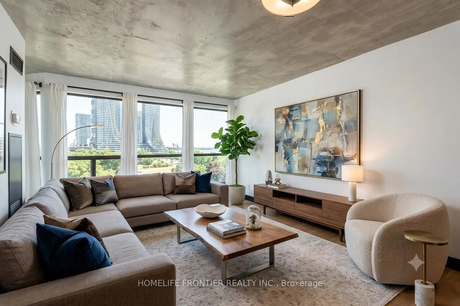 2261 Lakeshore Boulevard 611 photo 3