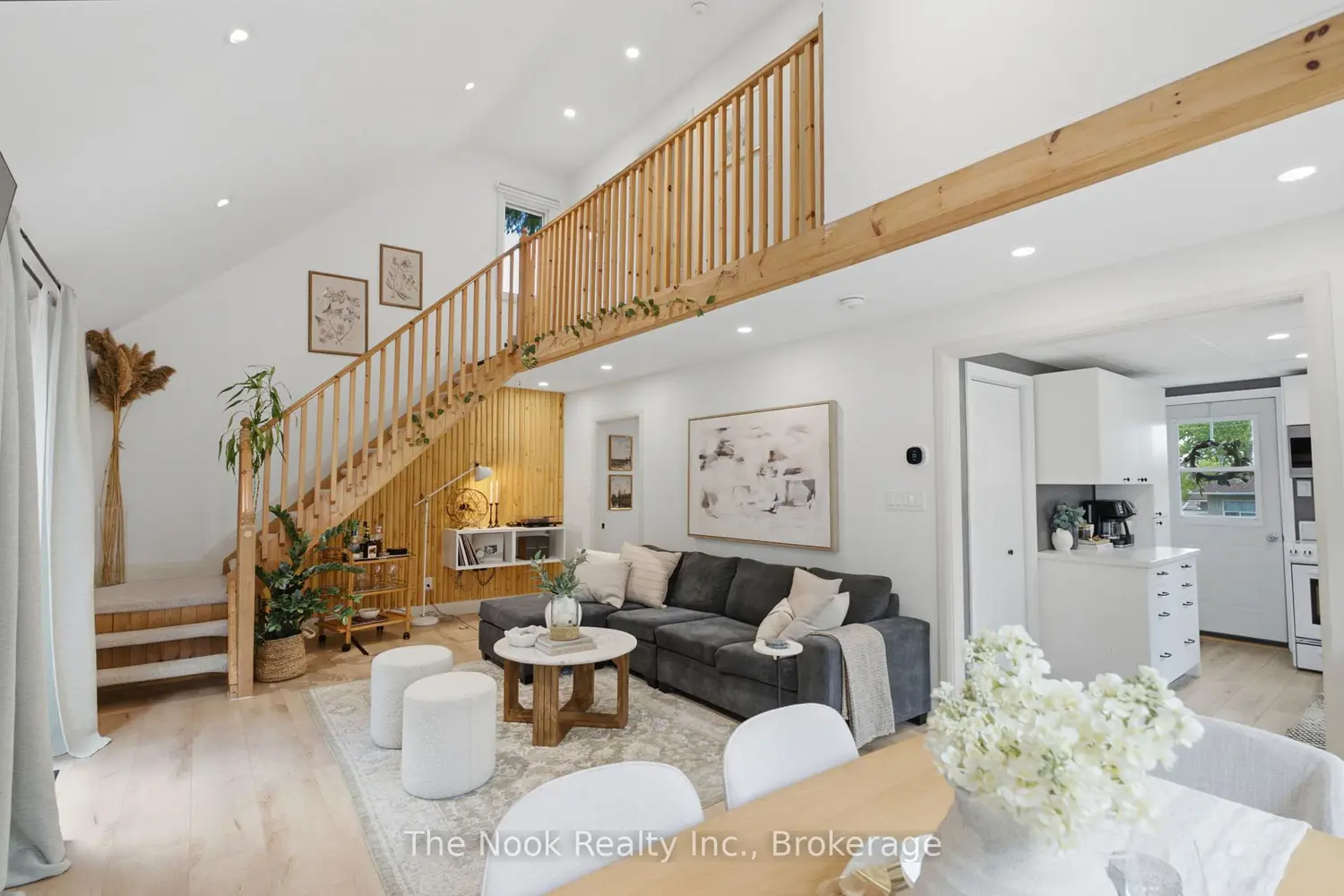 30 Lakeview Avenue photo 2