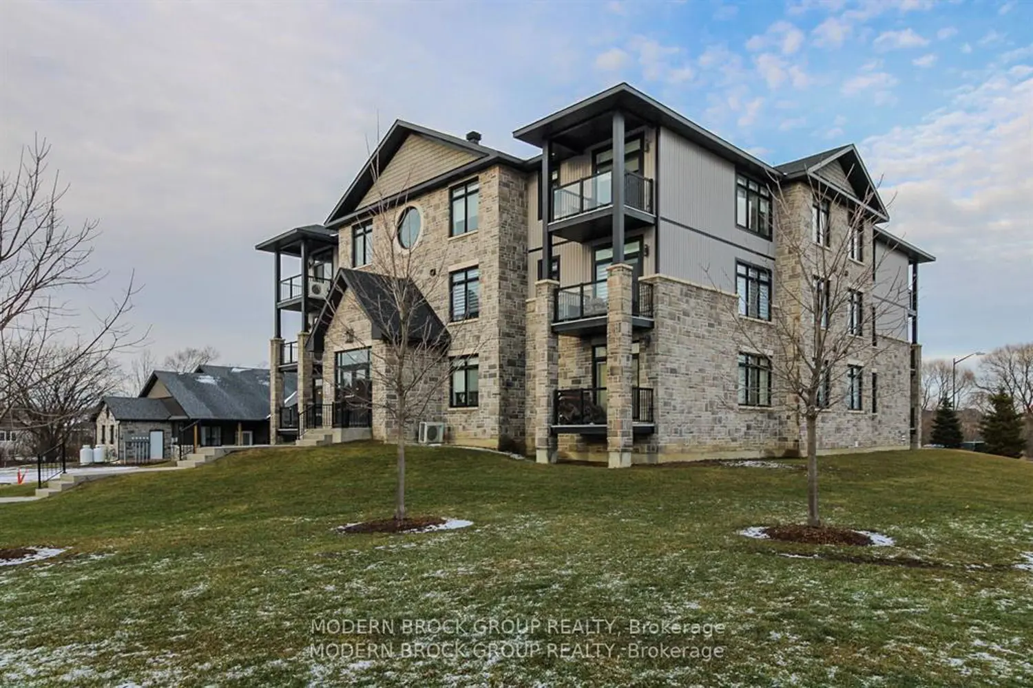 1109 Millwood Avenue 103