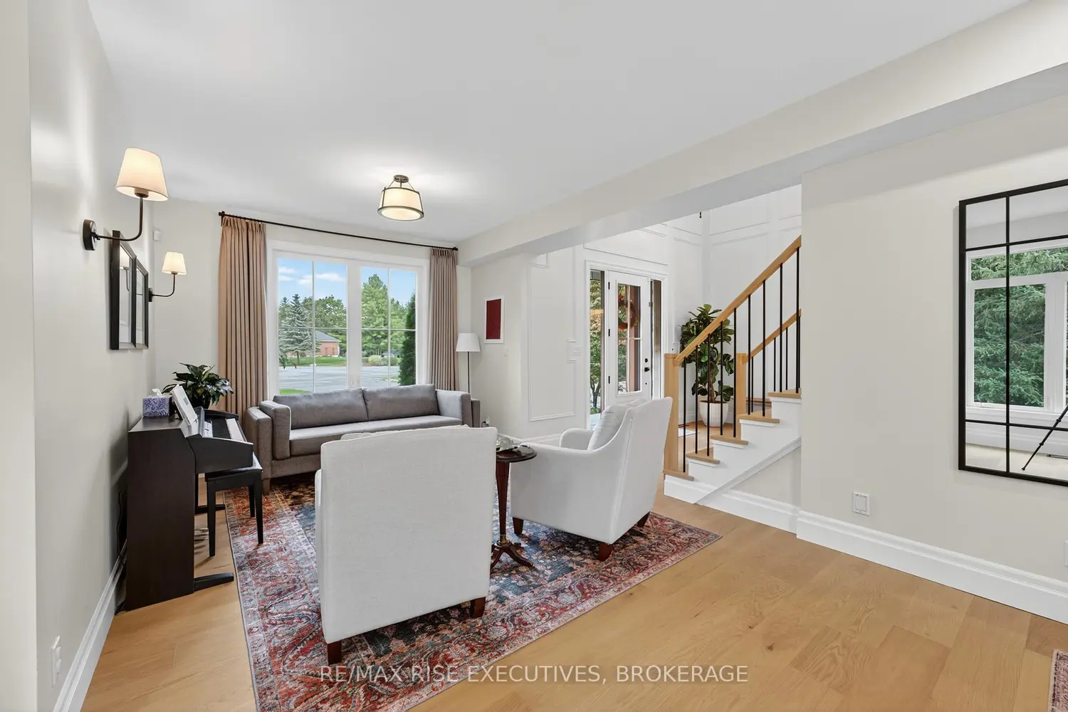 648 Woodland Place photo 4