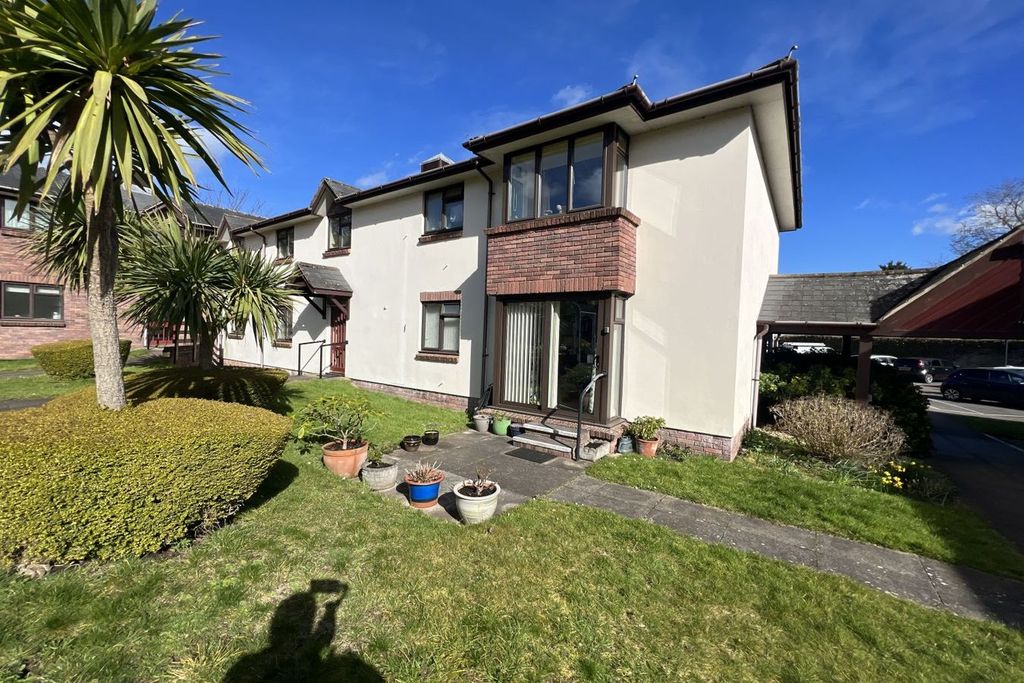 1 bed property for salePriory Gardens, Abergavenny NP7