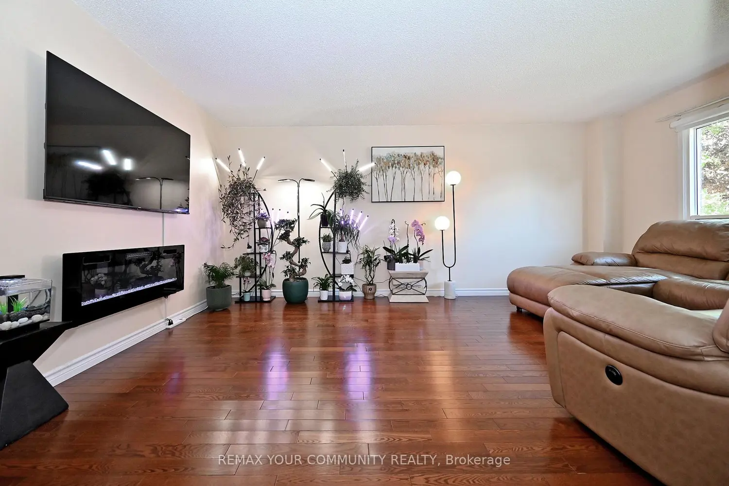 48 Haskell Crescent photo 2