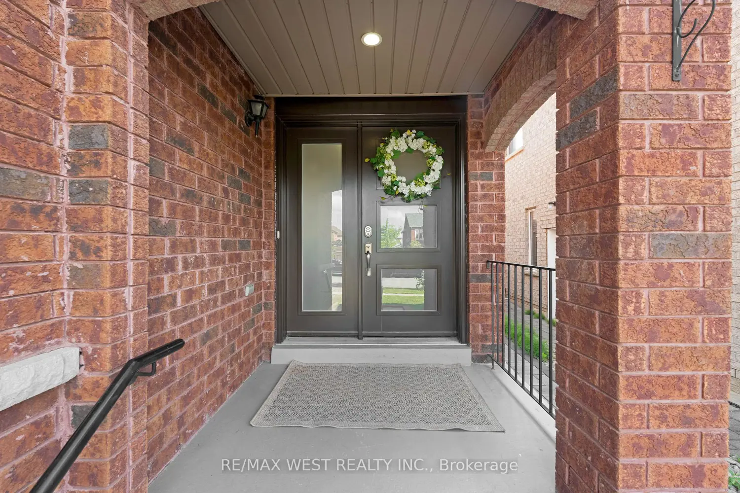 312 Ellwood Drive photo 3