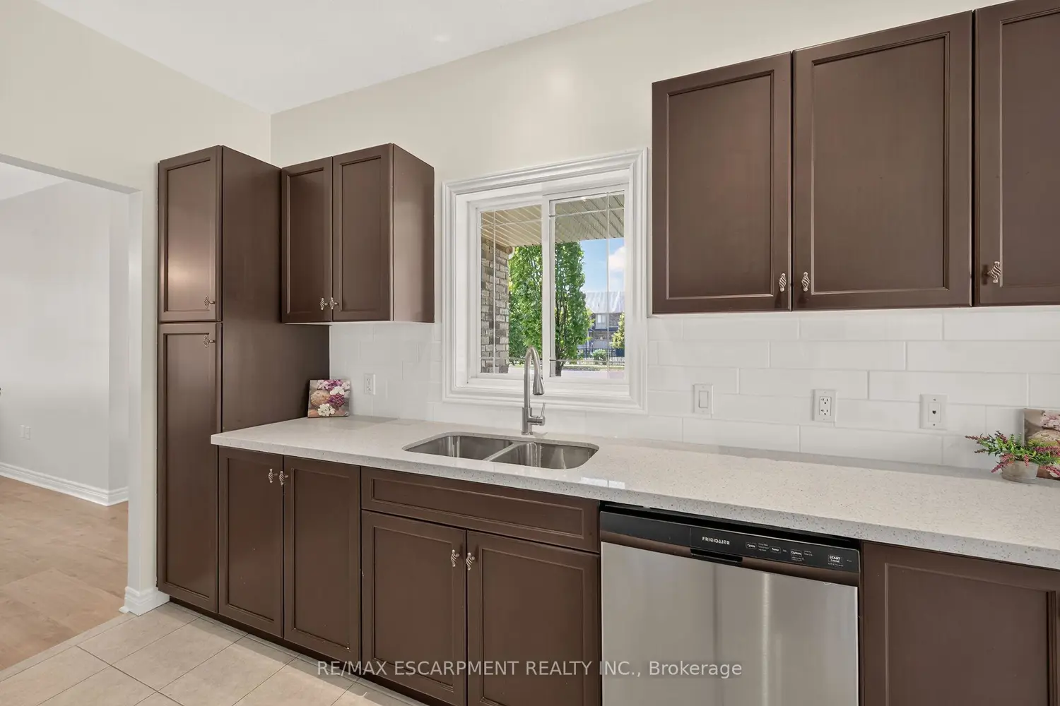 14 Ecker Lane photo 5