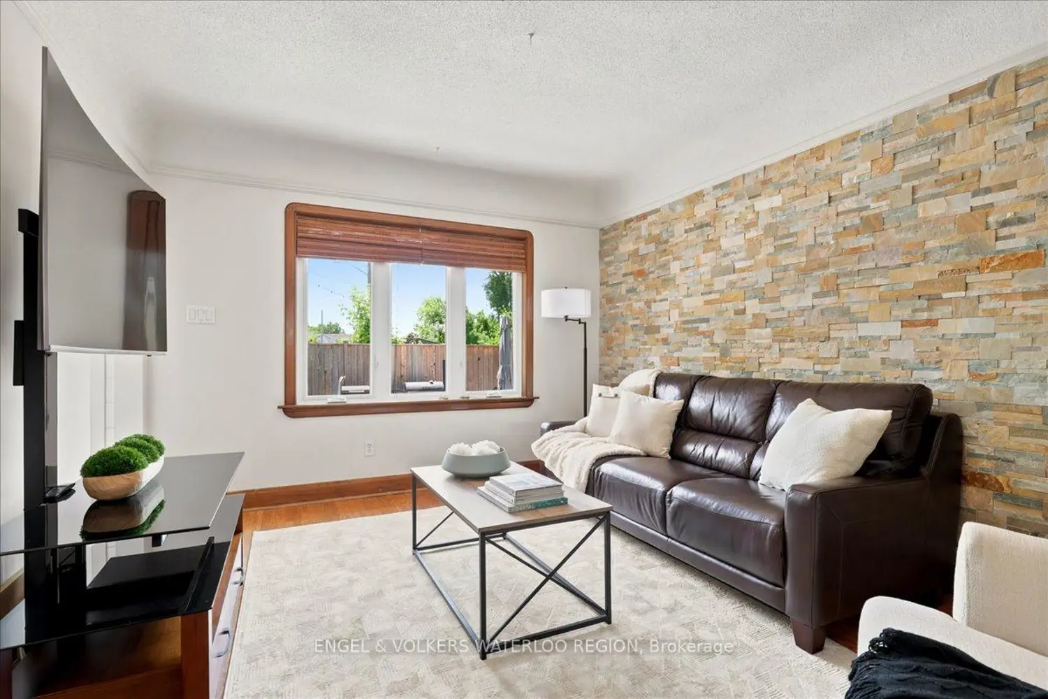 100 Stirling Avenue photo 4