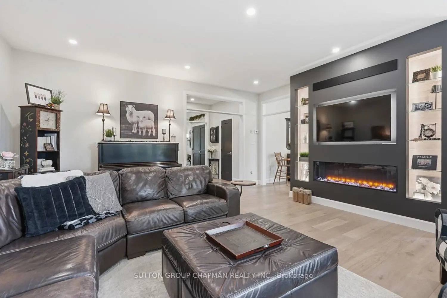 830 Riverside Drive photo 4