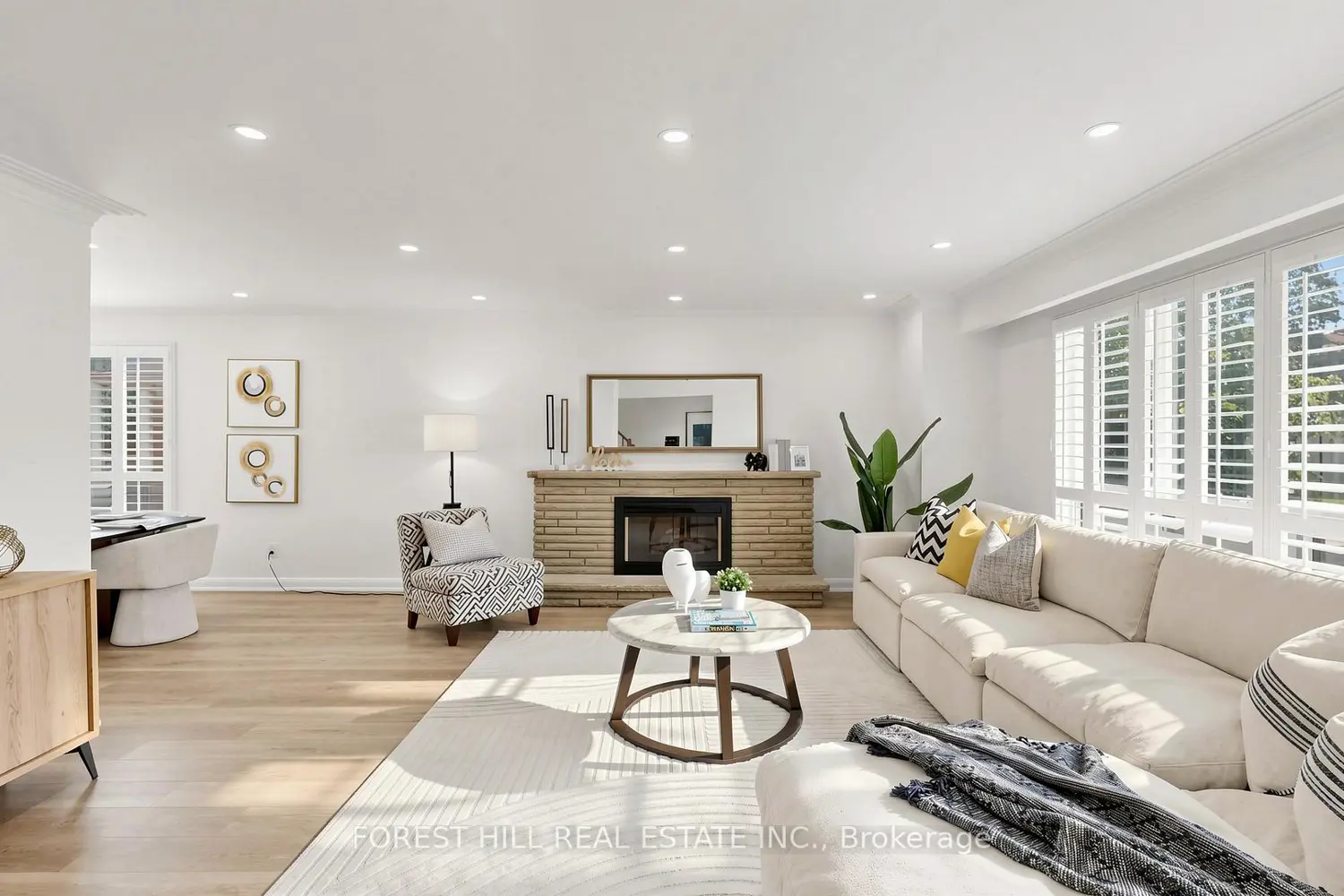 104 Otonabee Avenue photo 3