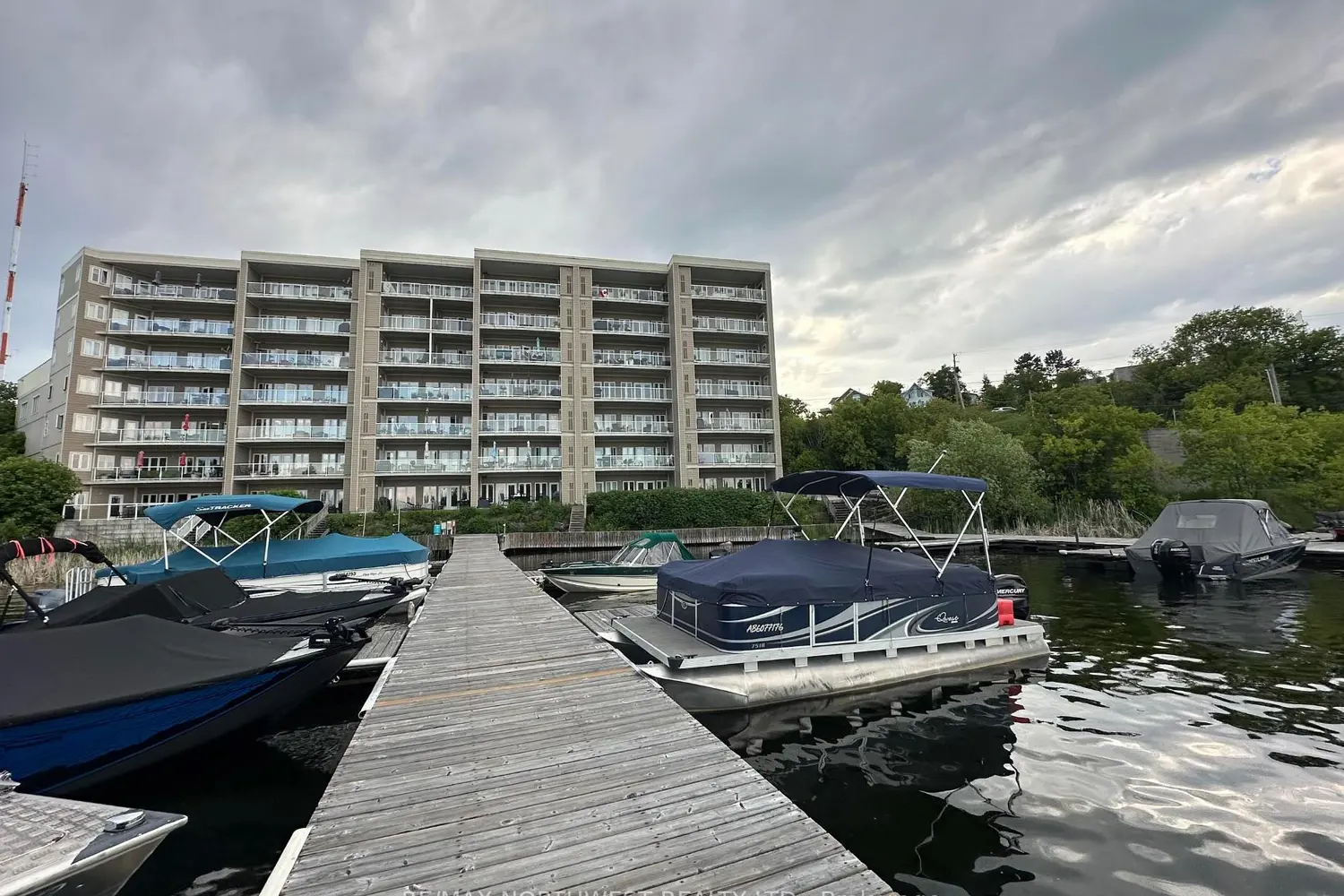 604 - 5 Bay Road