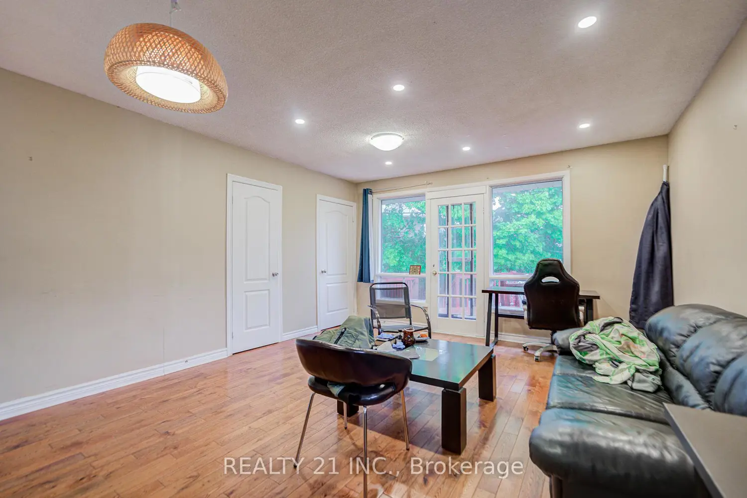 44 Sundance Crescent photo 3