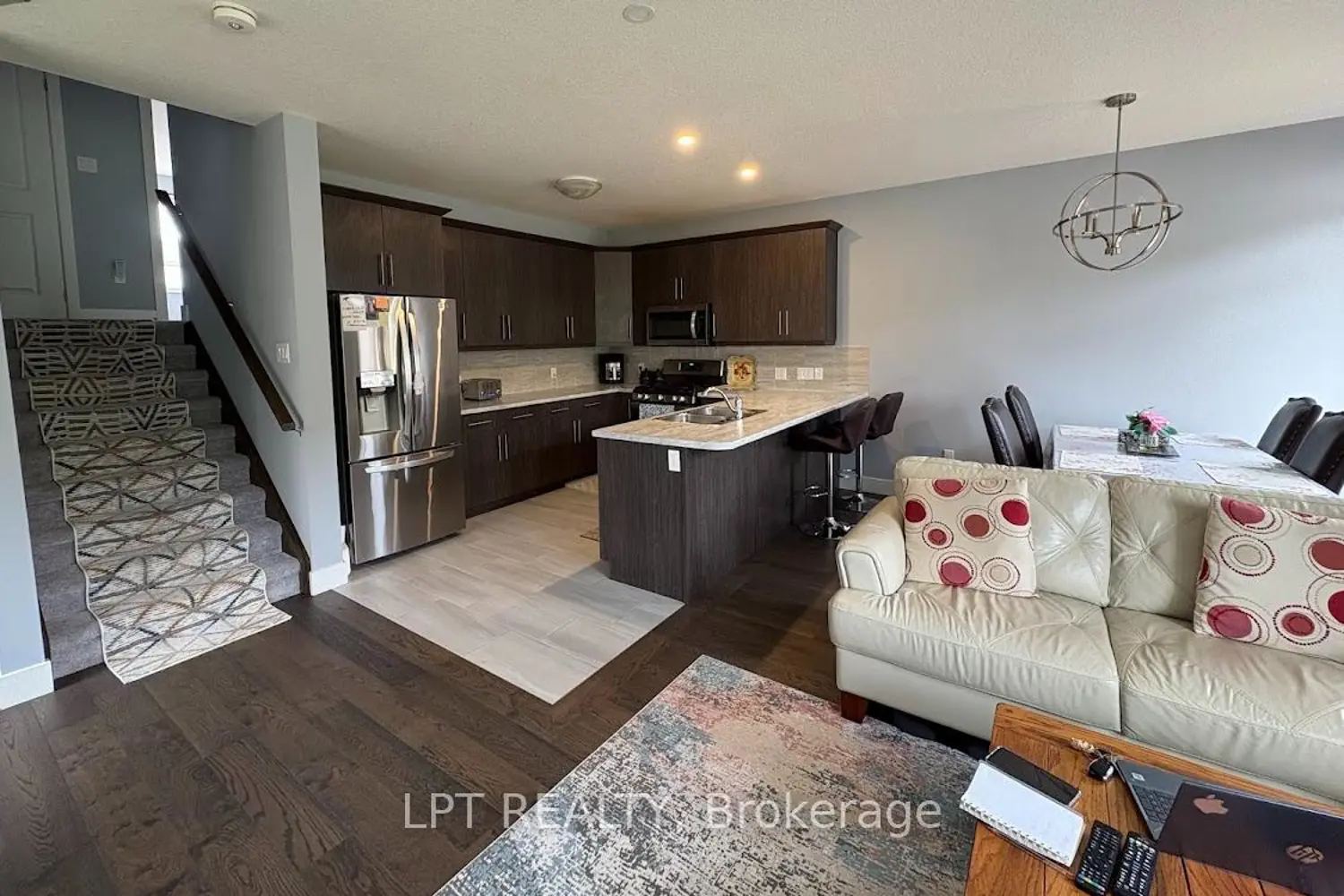 760 Chelton Road photo 5