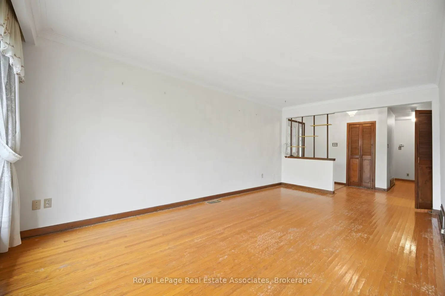 193 Kingsview Boulevard photo 3