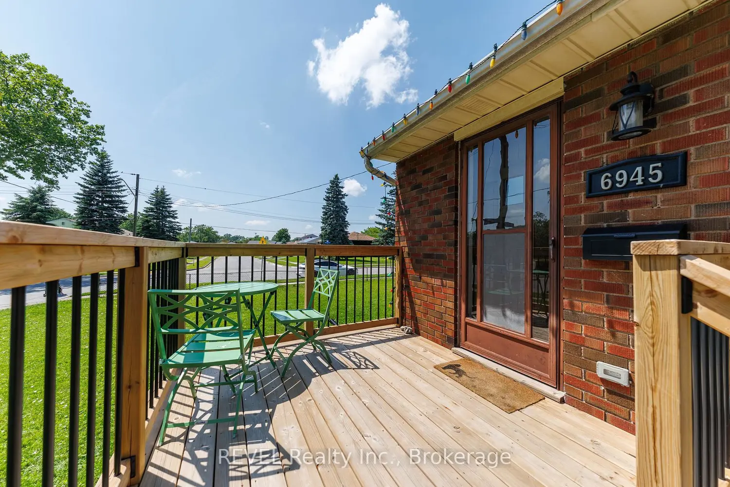 6945 Douglas Street photo 5