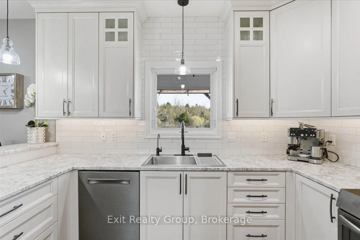 544 Shannon Road photo 5