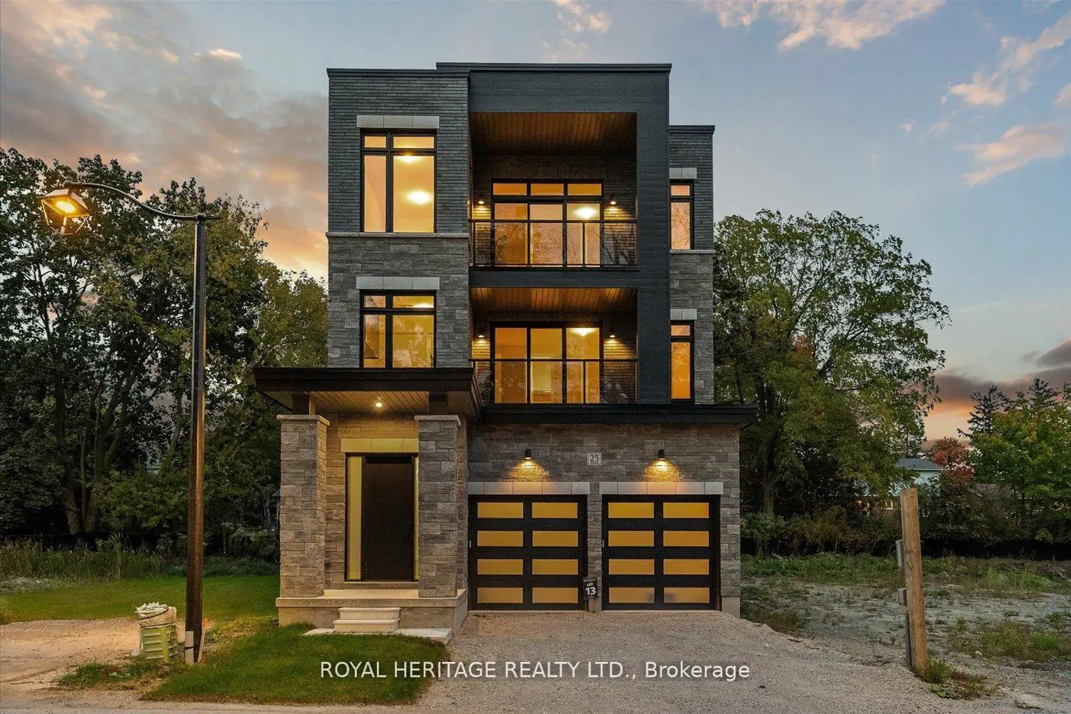 23 Inverlynn Way