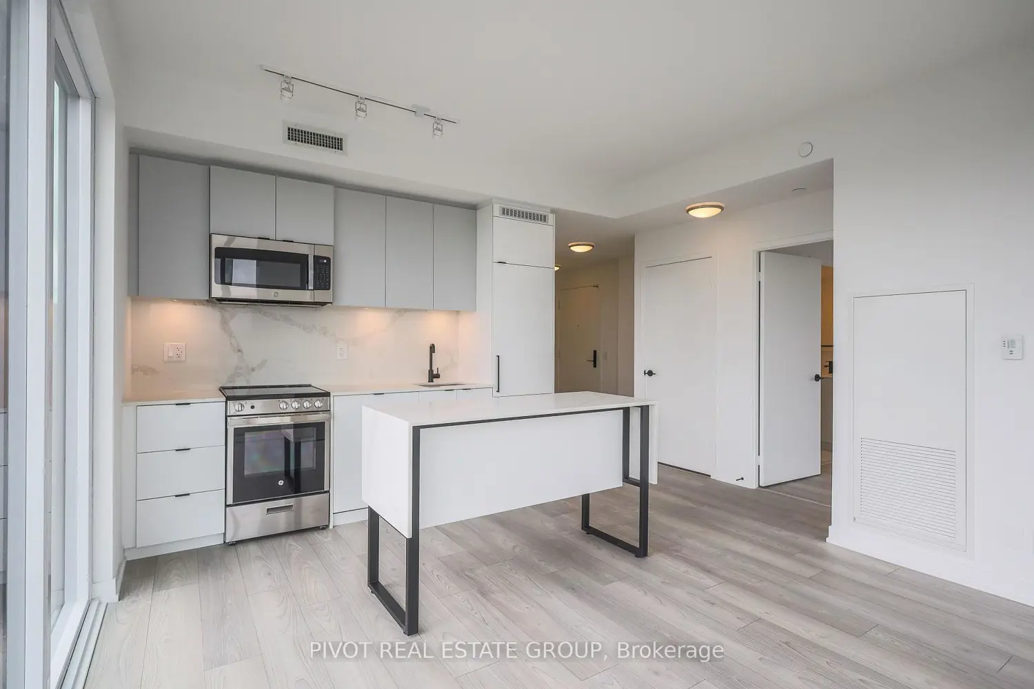 285 Dufferin Street 1508 photo 5