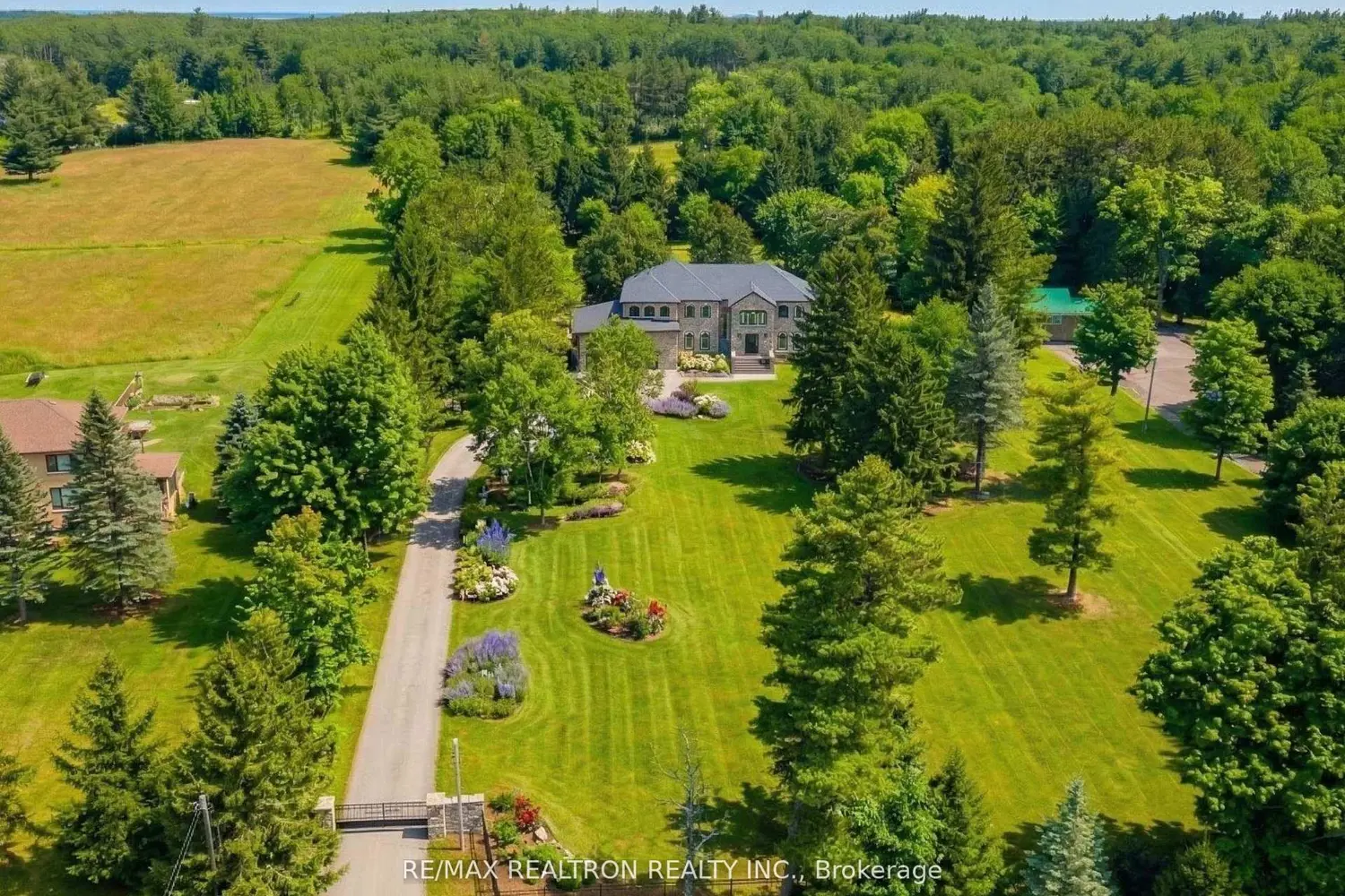 14705 Jane Street photo 3