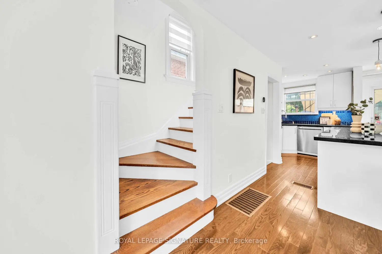 132 Glenvale Boulevard photo 5