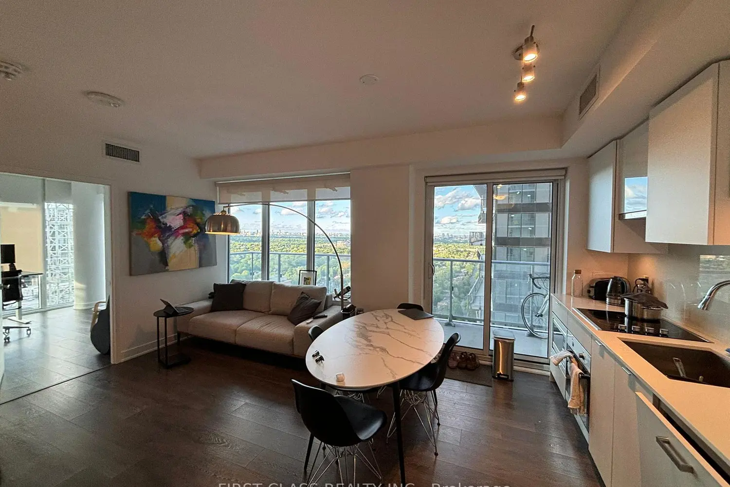 99 Broadway Avenue 2803 photo 3