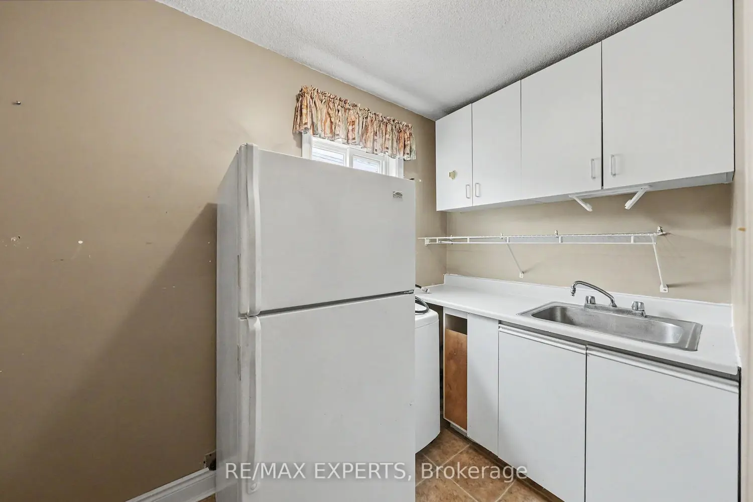 45 Blair Crescent photo 2